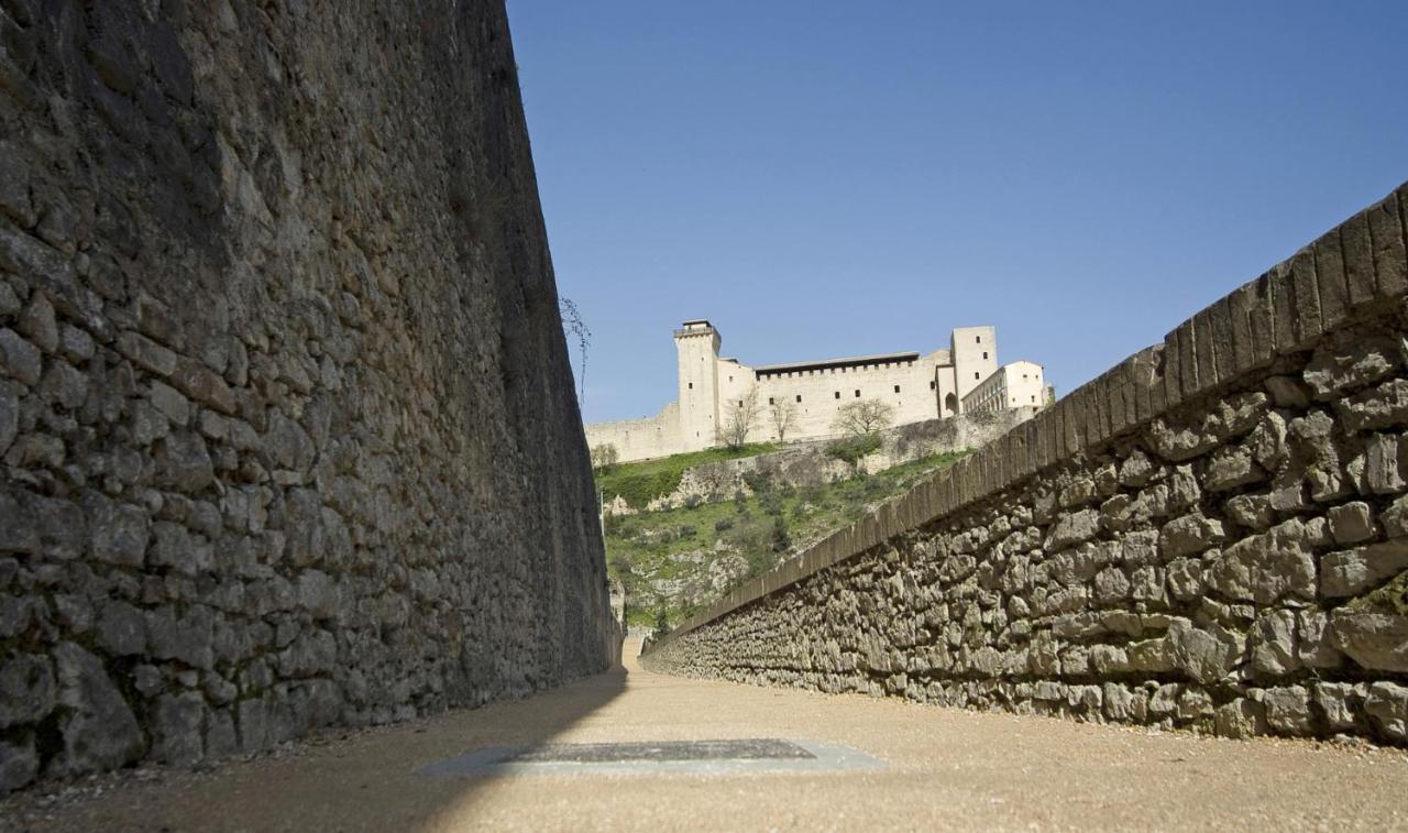 Palazzo Lauri Spoleto Apartman Kültér fotó